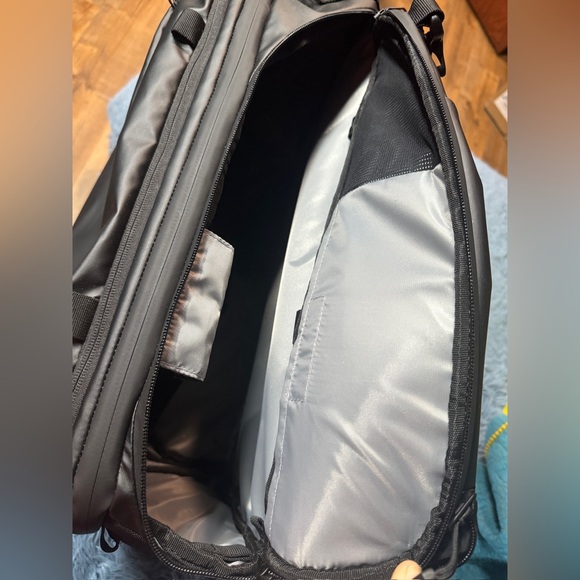 Wandrd 35L transit backpack - Picture 10 of 16